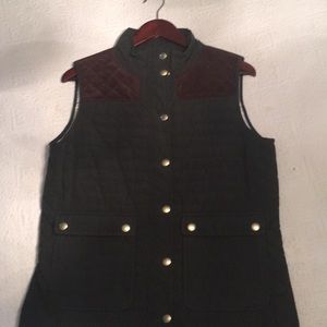 Vineyard Vines women's quilted hunting vest